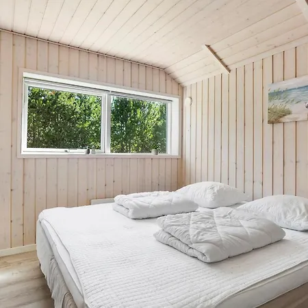 Сasa de vacaciones In With Sauna *